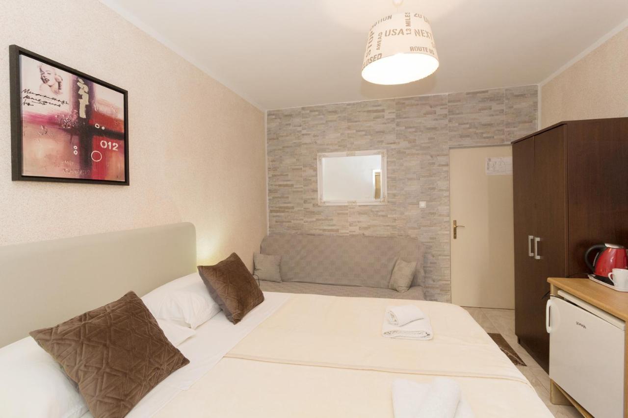 Rooms And Apartments Palma B&B Medulin Eksteriør bilde