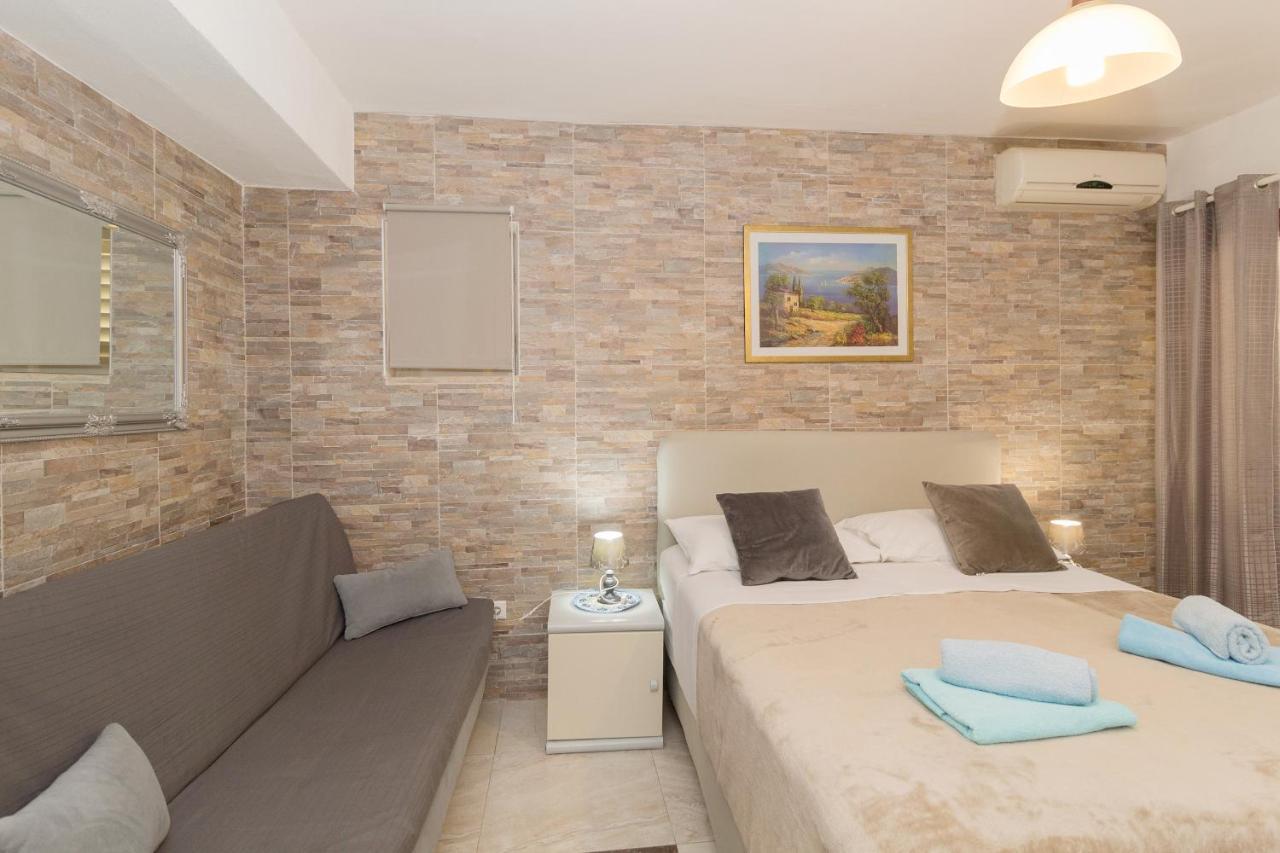 Rooms And Apartments Palma B&B Medulin Eksteriør bilde
