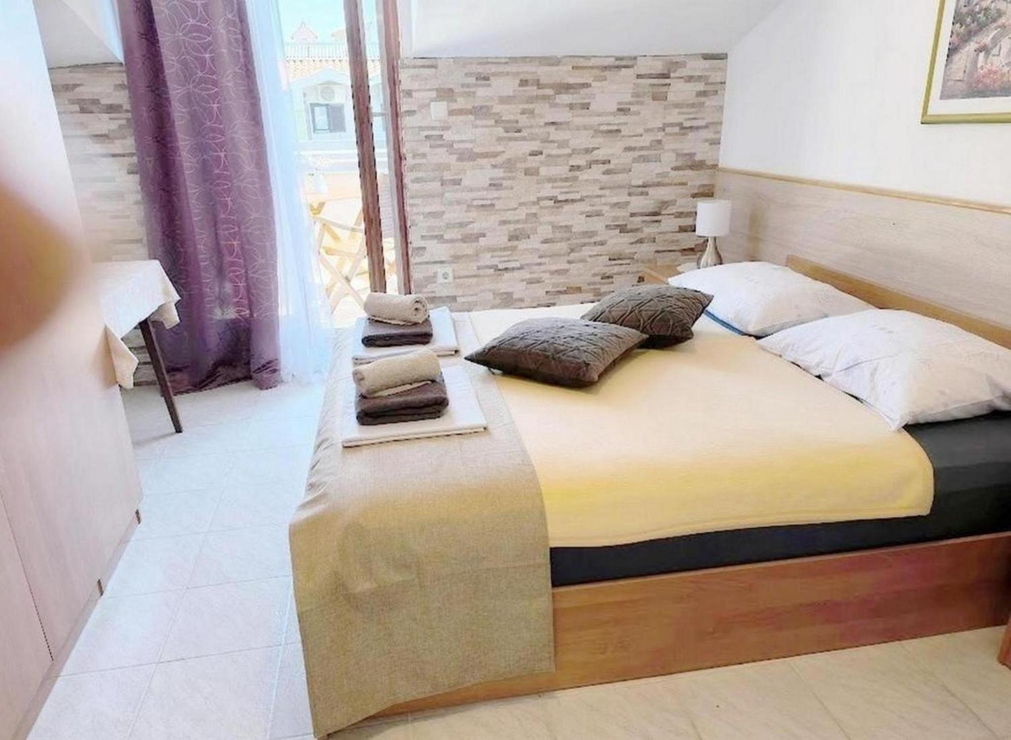 Rooms And Apartments Palma B&B Medulin Eksteriør bilde