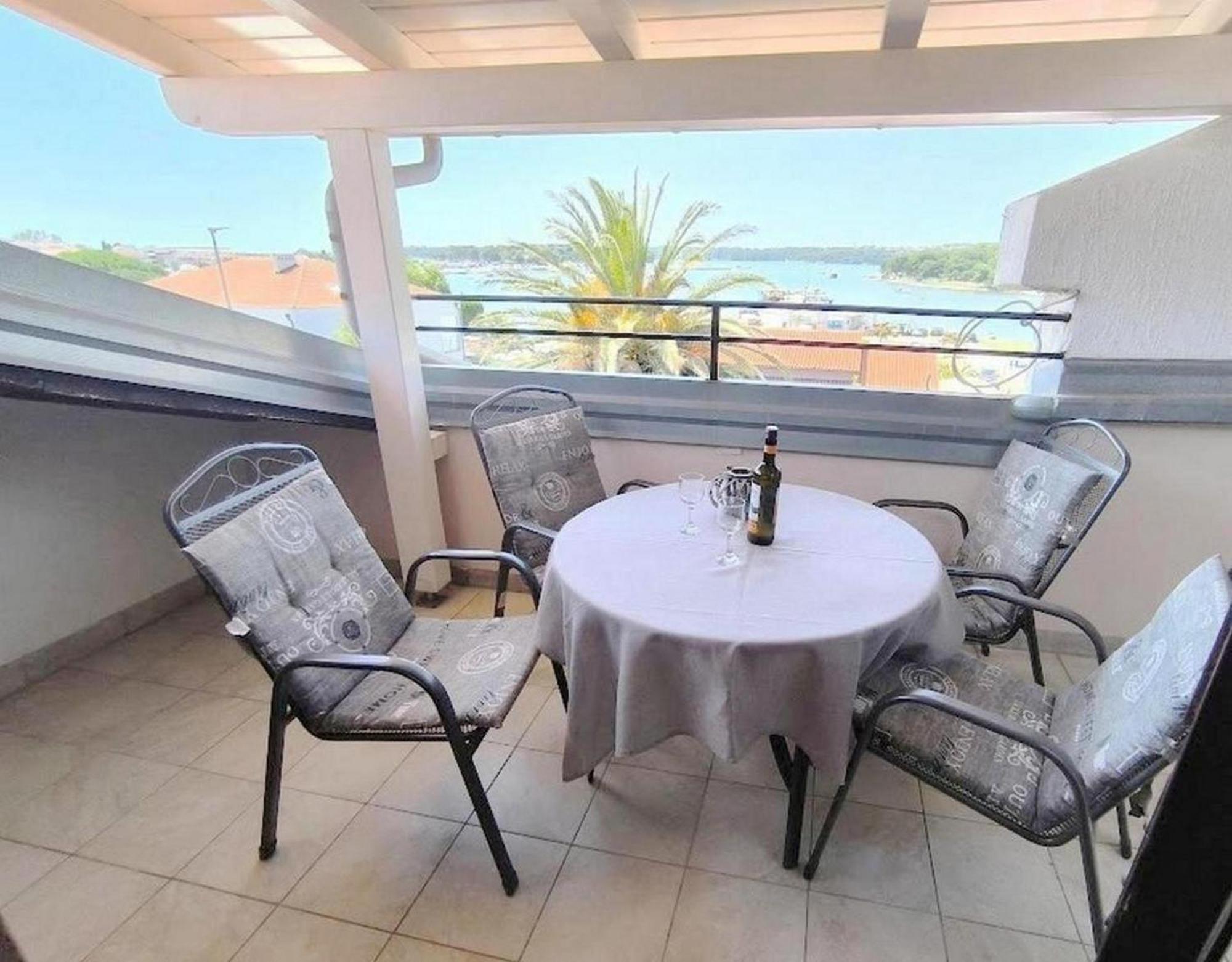 Rooms And Apartments Palma B&B Medulin Eksteriør bilde